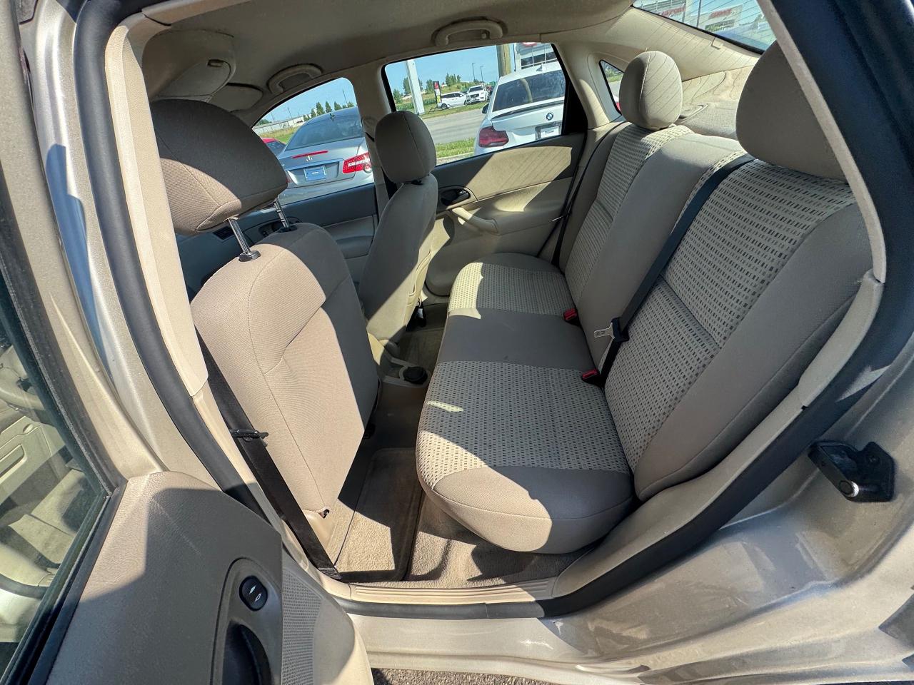 2006 Ford Focus SE, MINT CONDITION, RUST FREE, ONLY 47KMS - Photo #12