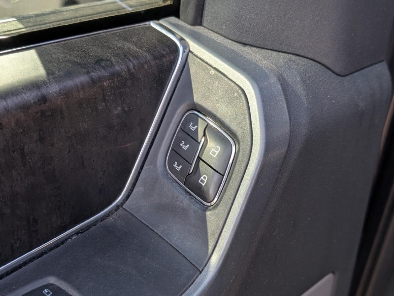 2021 Ford F-150 Lariat  **TWIN ROOF - PWR RUNNERS** Photo