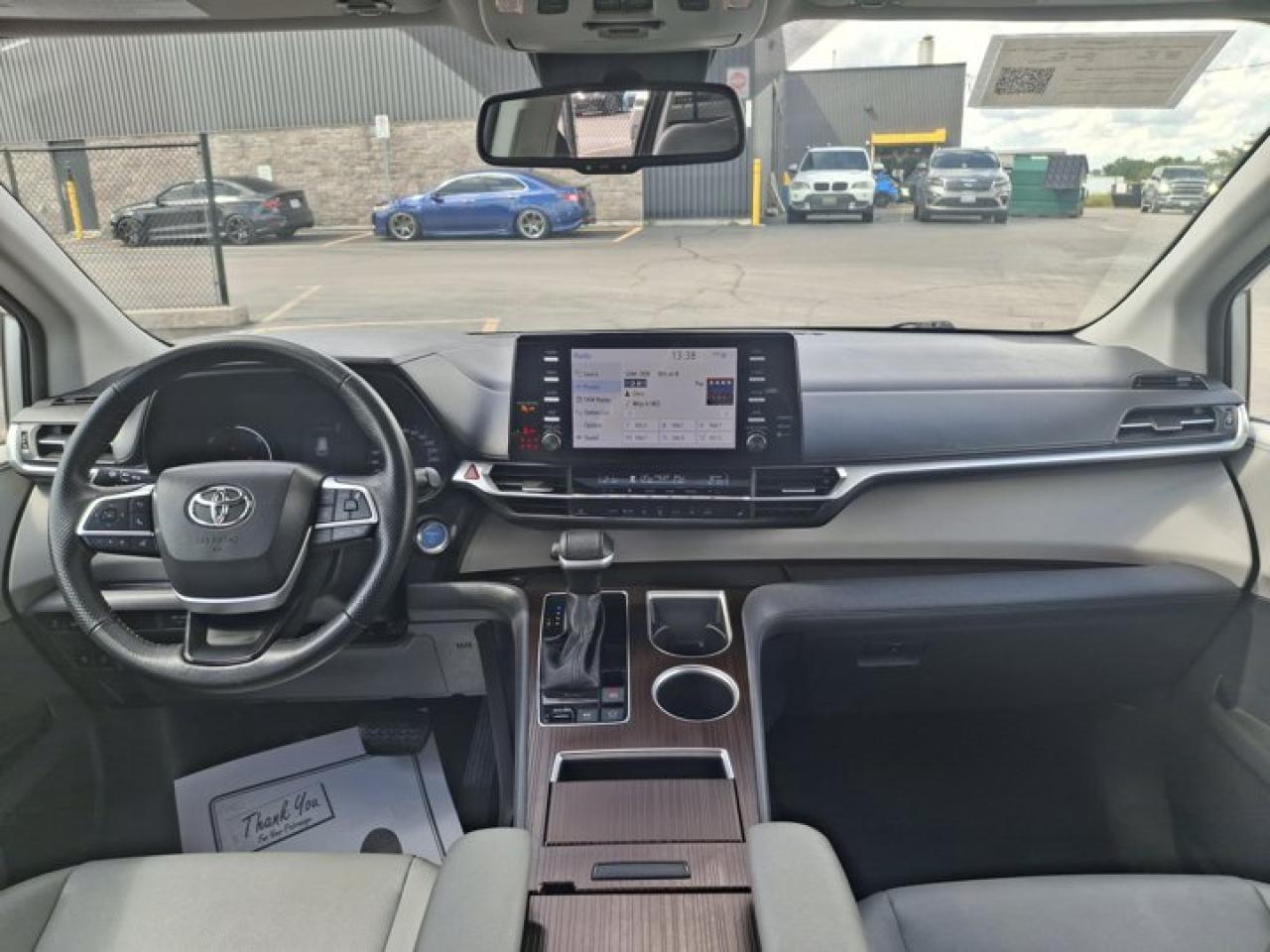 2023 Toyota Sienna XLE Hybrid | Leather | Sunroof | Adaptive Cruise | Heated Seats | Power Sliding Doors & More ! Photo