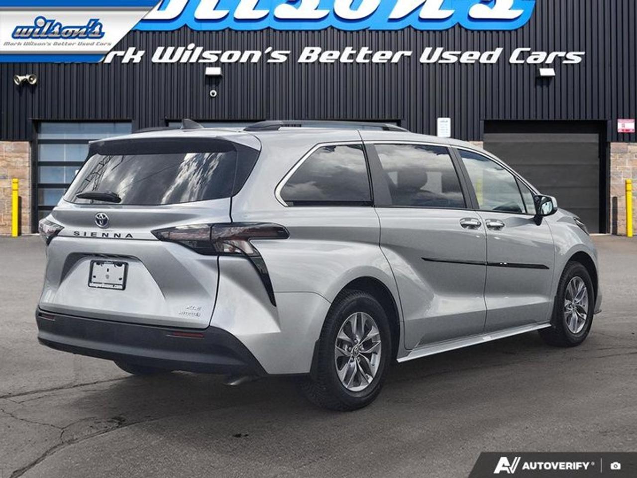 2023 Toyota Sienna XLE Hybrid | Leather | Sunroof | Adaptive Cruise | Heated Seats | Power Sliding Doors & More ! Photo4