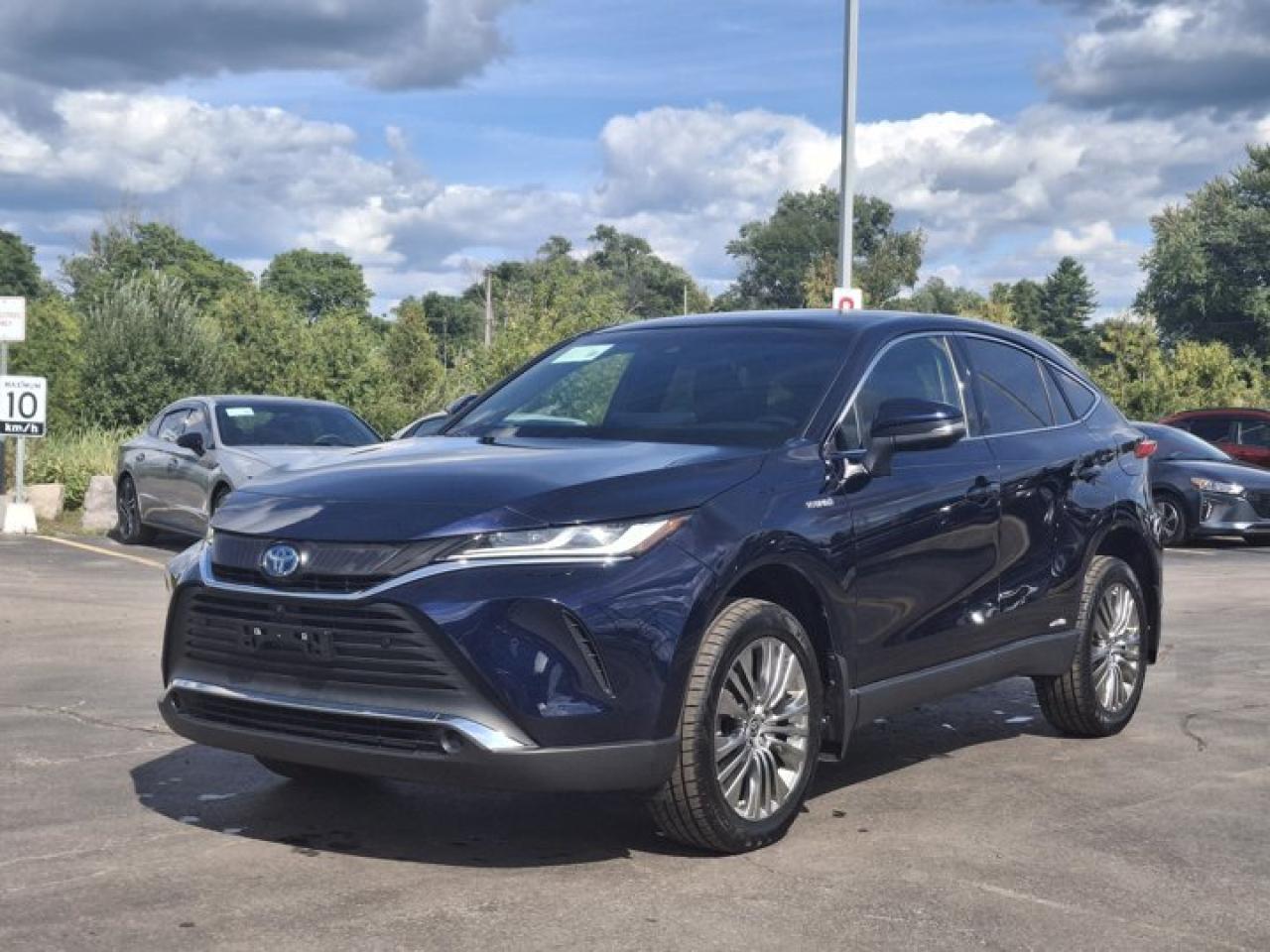 Used 2021 Toyota Venza Limited | Hybrid | Leather | Frosted Sunroof | Nav | Cooled Seats | CarPlay + Android | and More ! for sale in Guelph, ON