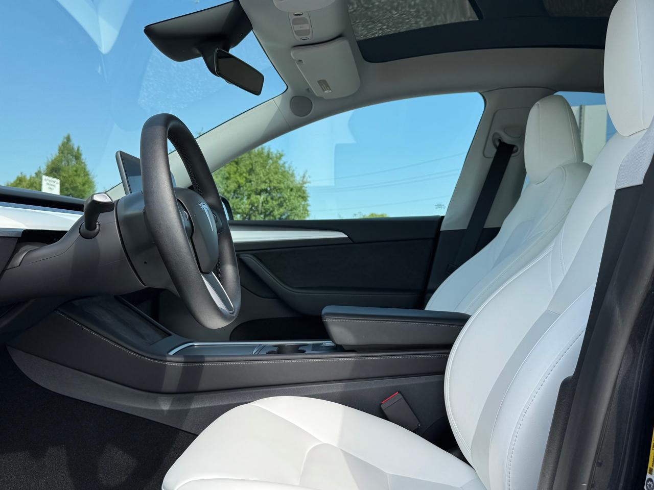 2025 Tesla Model Y Performance **ONE OWNER**CLEAN CARFAX** - Photo #21