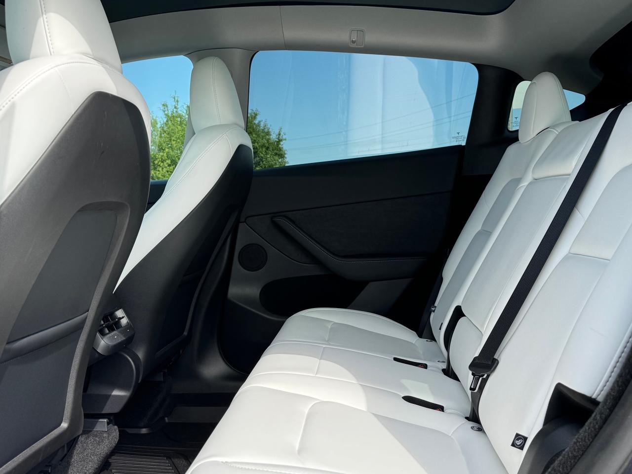 2025 Tesla Model Y Performance **ONE OWNER**CLEAN CARFAX** - Photo #24