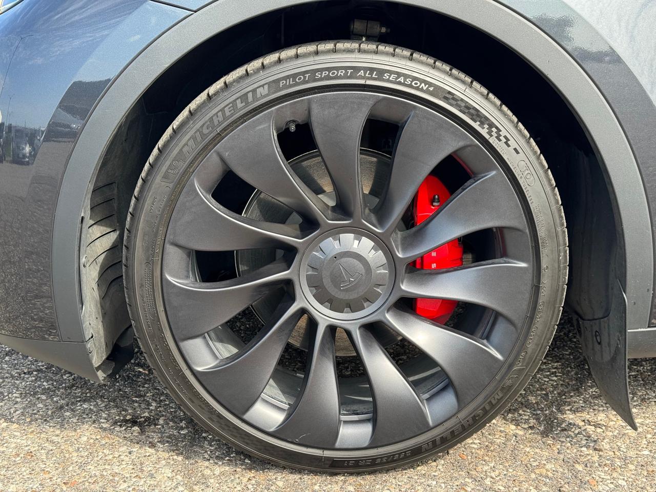 2025 Tesla Model Y Performance **ONE OWNER**CLEAN CARFAX** - Photo #16