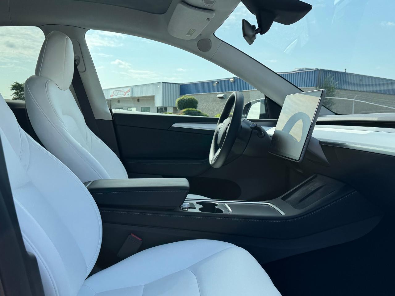 2025 Tesla Model Y Performance **ONE OWNER**CLEAN CARFAX** - Photo #26