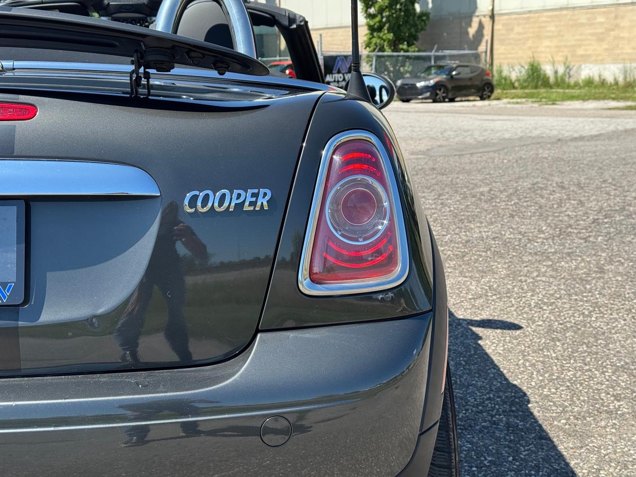 2013 MINI Cooper Roadster **CLEAN CARFAX** - Photo #18