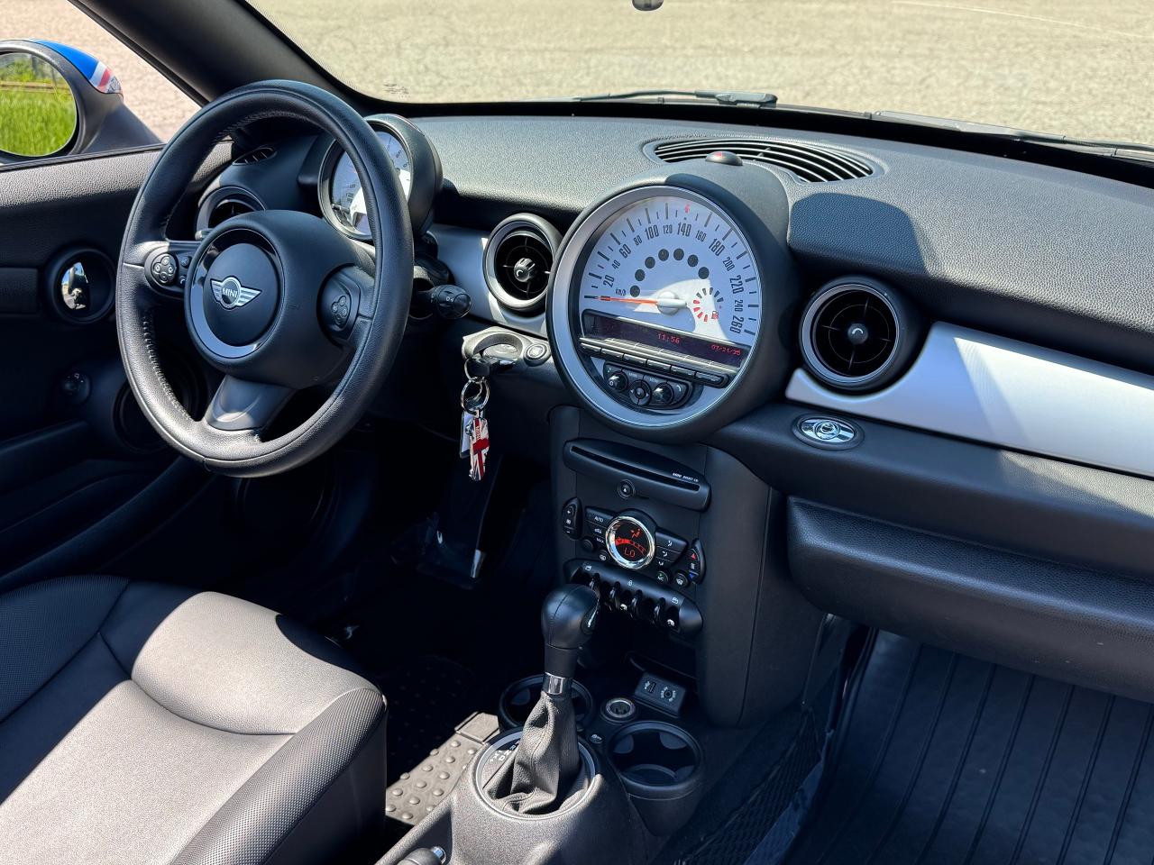 2013 MINI Cooper Roadster **CLEAN CARFAX** - Photo #34
