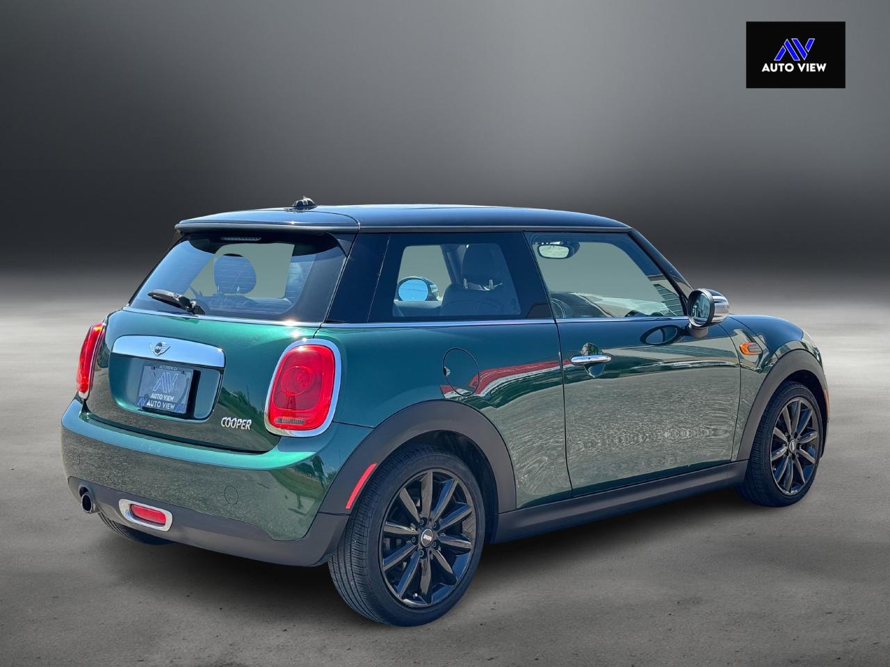 2016 MINI Cooper HATCHBACK **DEALER SERVICED** - Photo #5