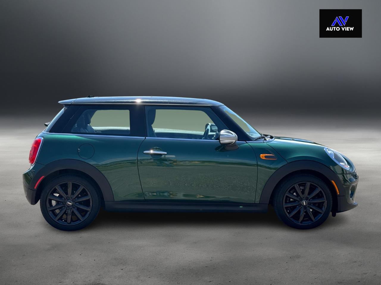 2016 MINI Cooper HATCHBACK **DEALER SERVICED** - Photo #4