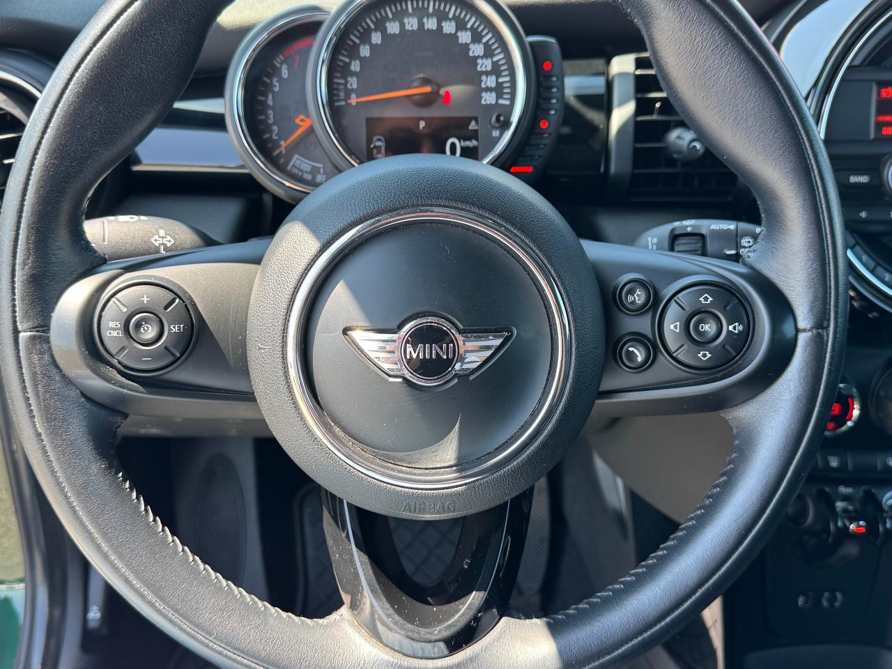 2016 MINI Cooper HATCHBACK **DEALER SERVICED** - Photo #19