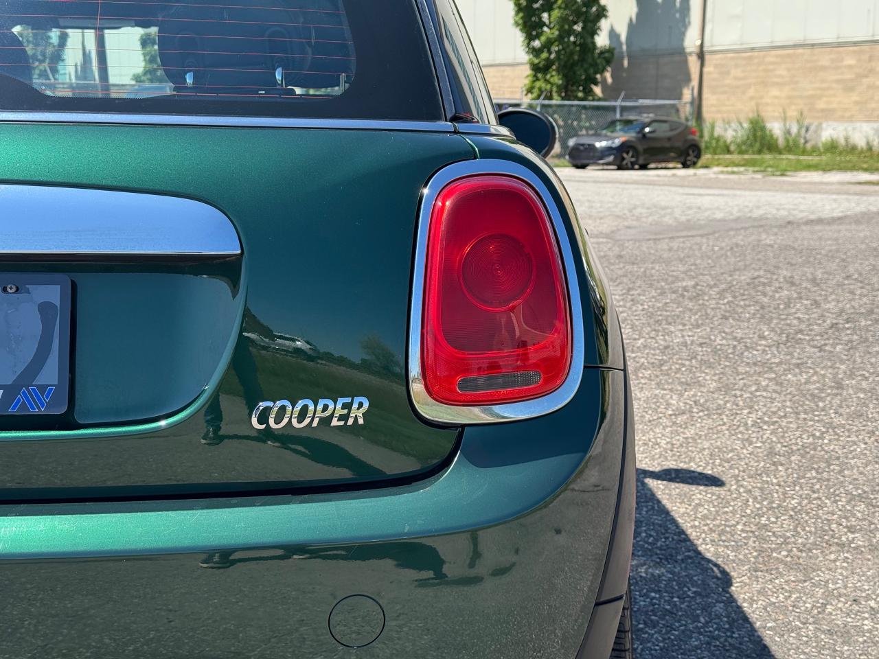 2016 MINI Cooper HATCHBACK **DEALER SERVICED** - Photo #15