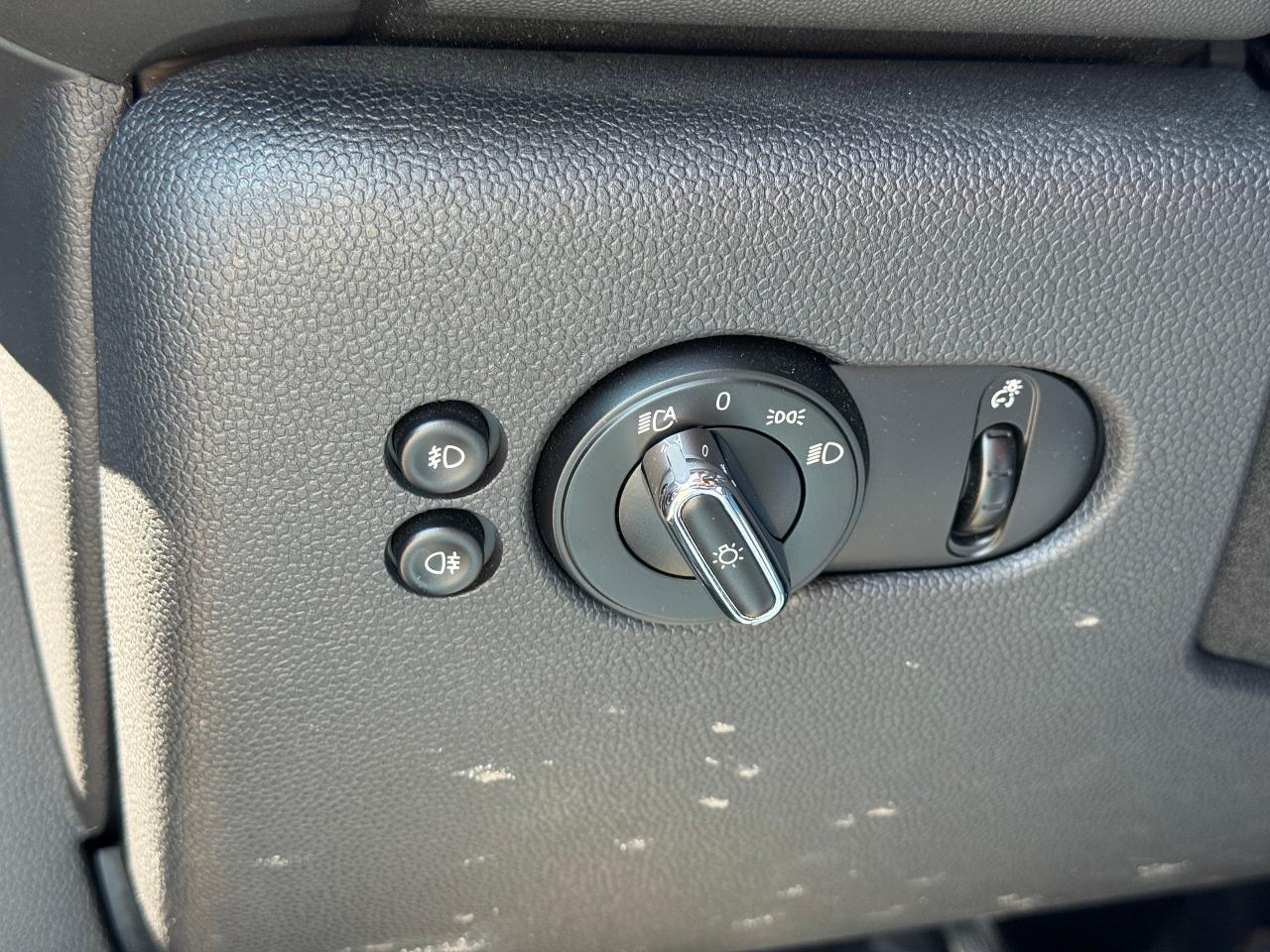 2016 MINI Cooper HATCHBACK **DEALER SERVICED** - Photo #24