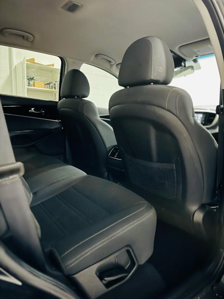2020 Kia Sorento LX - Photo #20