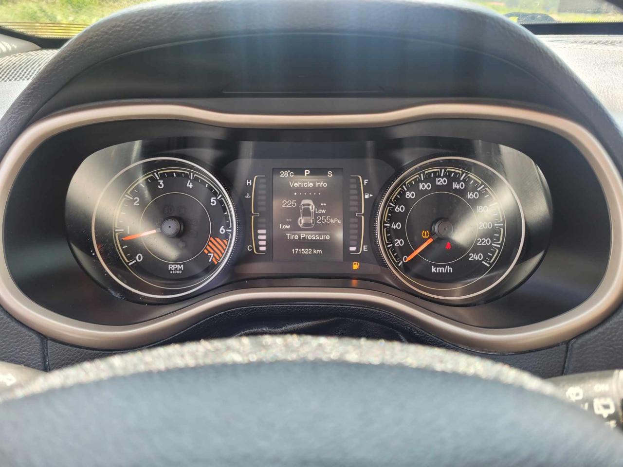 2015 Jeep Cherokee Sport Photo35