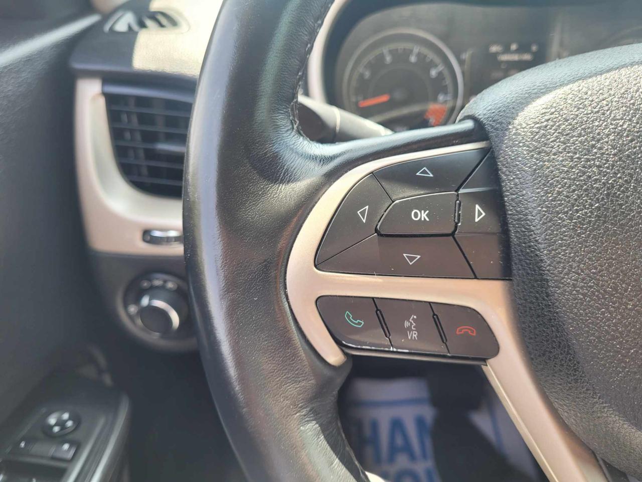 2015 Jeep Cherokee Sport Photo33