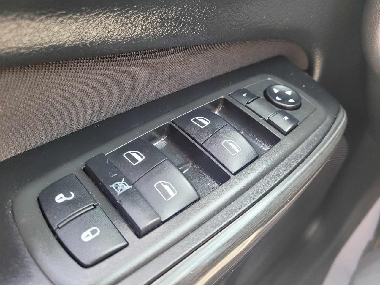 2015 Jeep Cherokee Sport Photo30