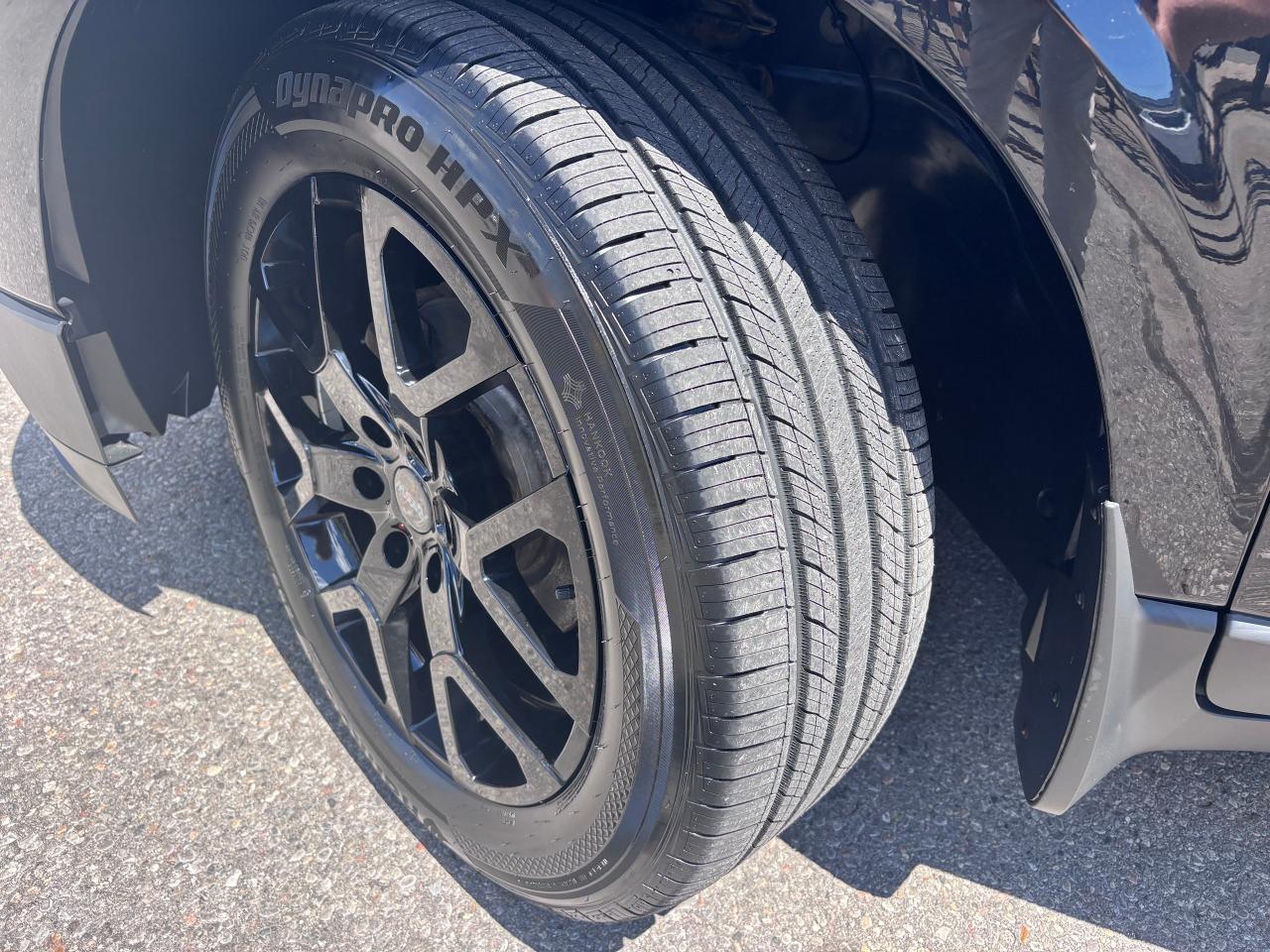 2017 Chevrolet Traverse AWD NEW RIMS & TIRES - Photo #2