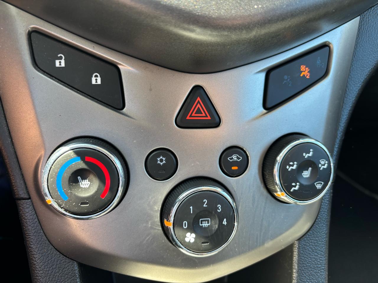 2016 Chevrolet Sonic LT, Hatchback, Remote Starter, Back-up-Camera - Photo #16