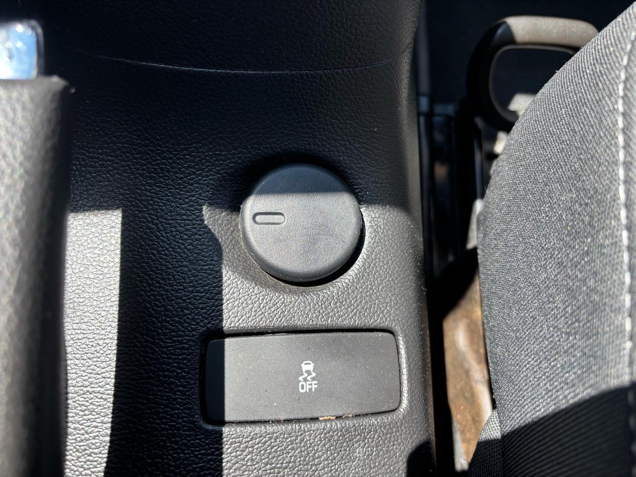 2016 Chevrolet Sonic LT, Hatchback, Remote Starter, Back-up-Camera - Photo #15