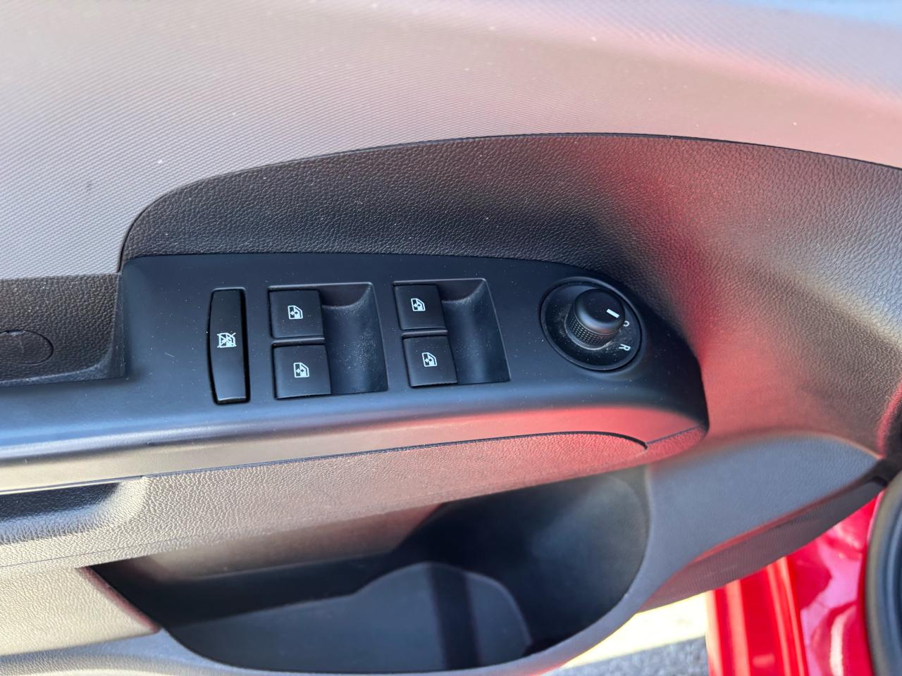 2016 Chevrolet Sonic LT, Hatchback, Remote Starter, Back-up-Camera - Photo #9