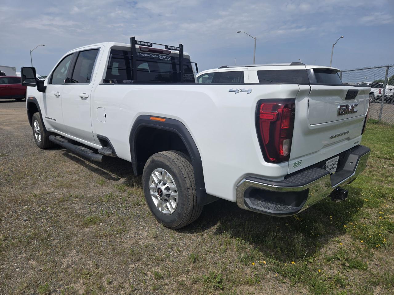 2024 GMC Sierra 2500 SLE - Photo #6