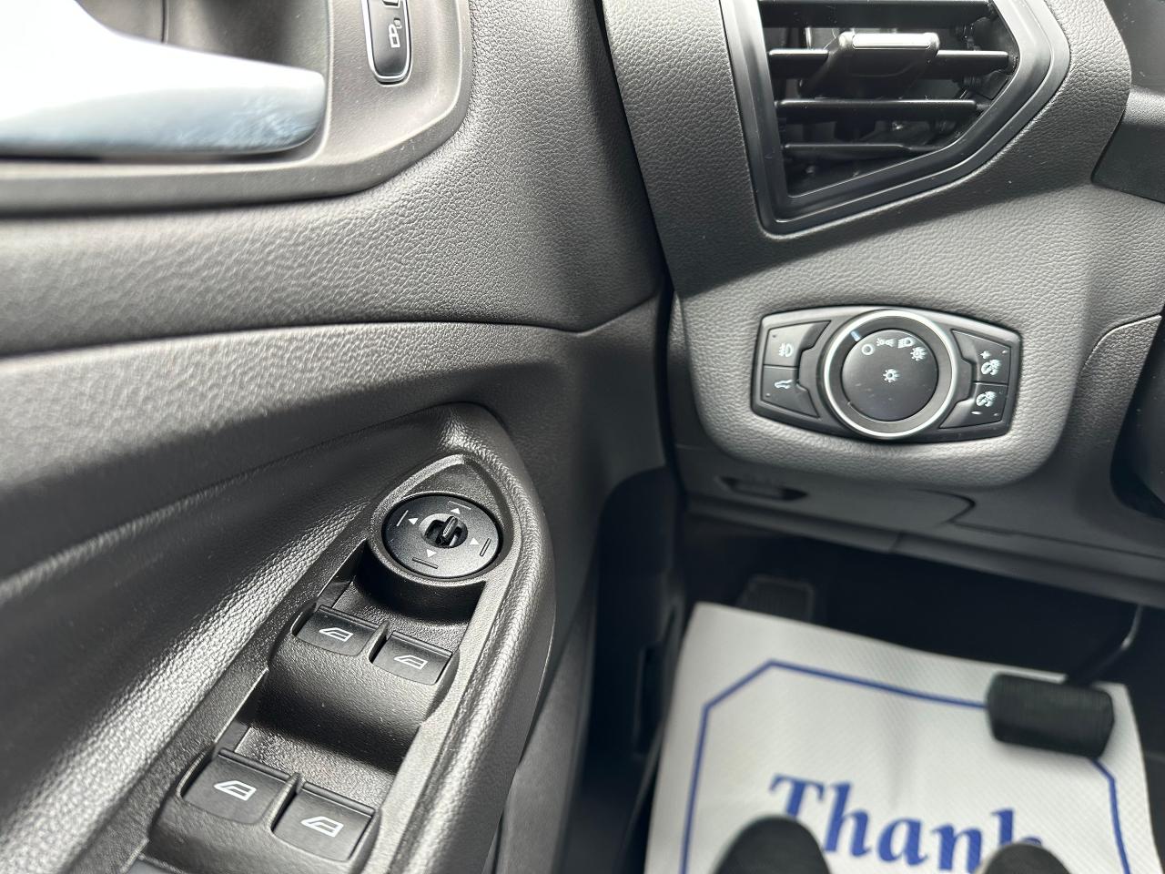 2017 Ford Escape FWD 4dr SE Photo5