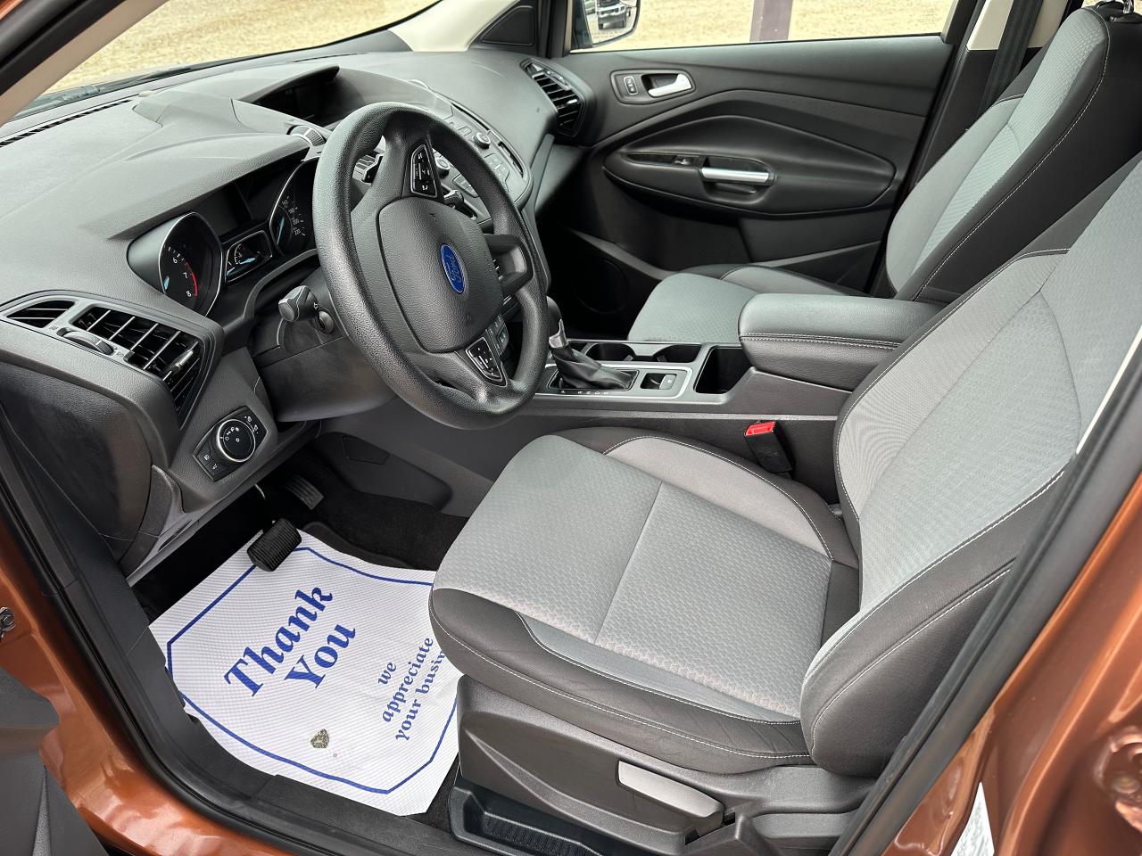 2017 Ford Escape FWD 4dr SE Photo5