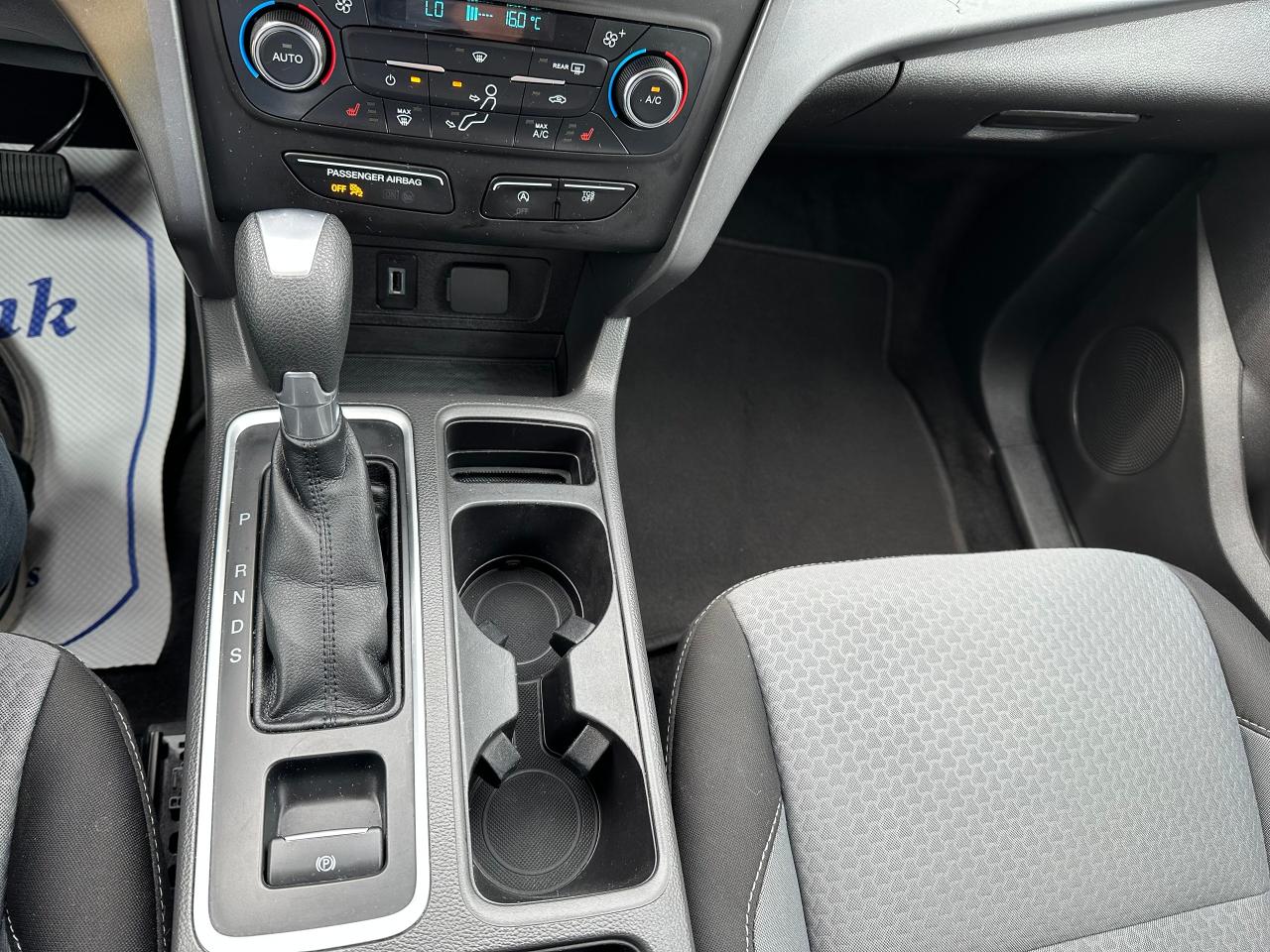 2017 Ford Escape FWD 4dr SE Photo5