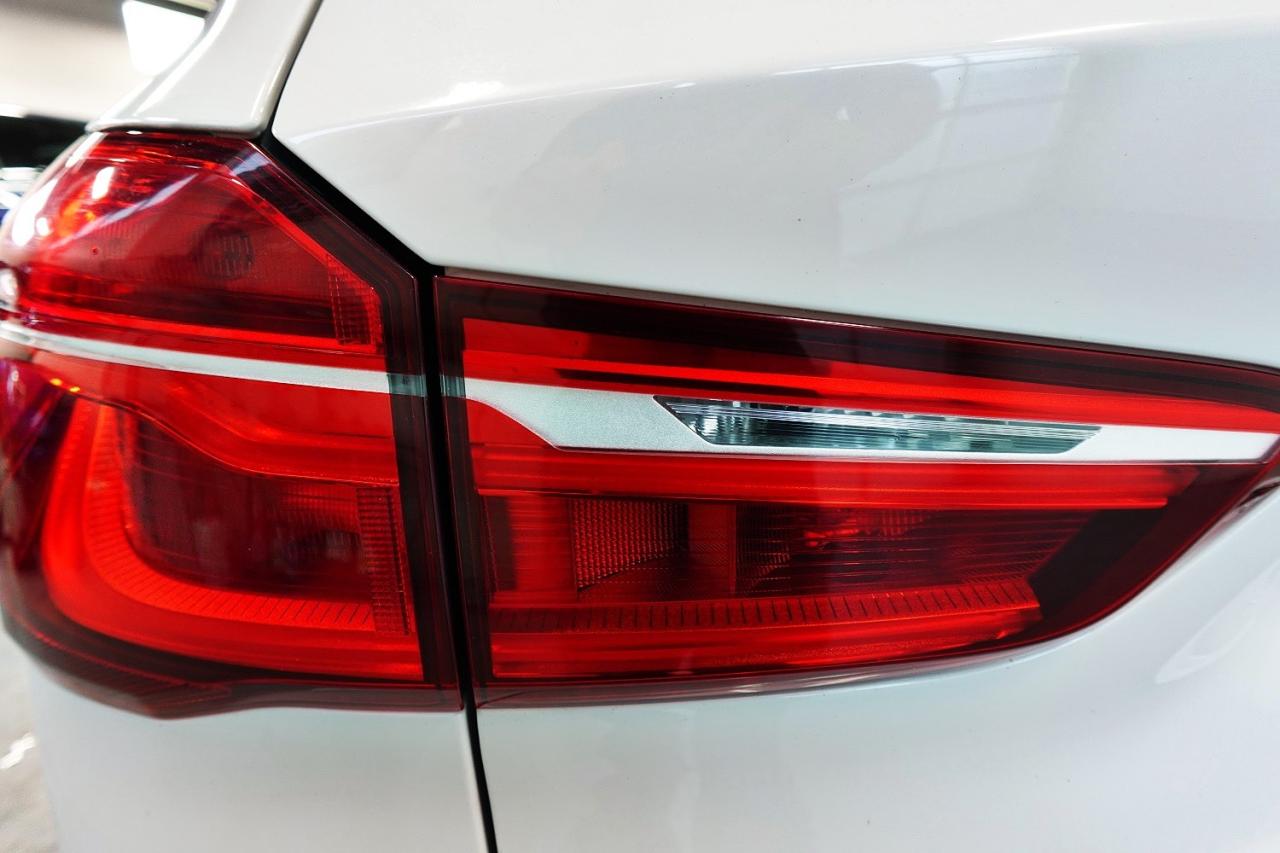 2017 BMW X1 xDrive28i - NO ACCIDENT, BMW MAINTAINED,PANO ROOF - Photo #8