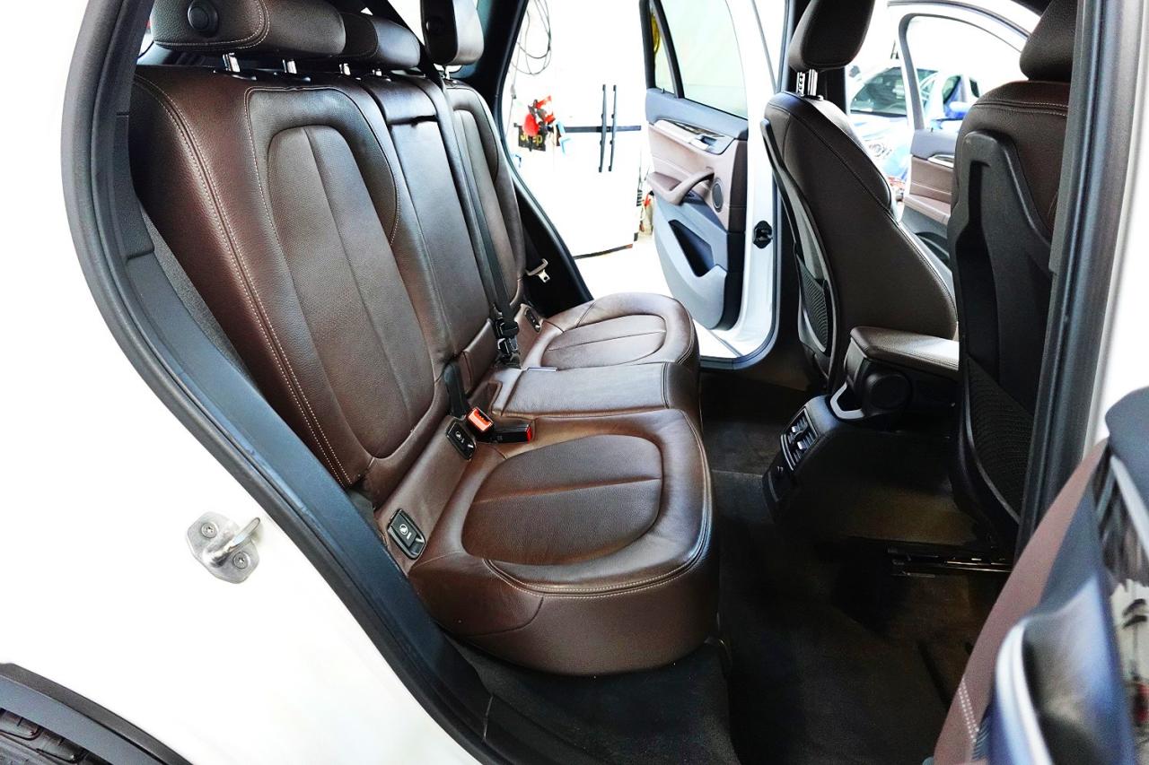 2017 BMW X1 xDrive28i - NO ACCIDENT, BMW MAINTAINED,PANO ROOF - Photo #20