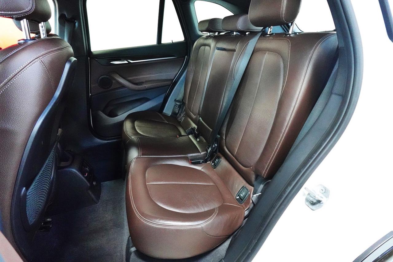 2017 BMW X1 xDrive28i - NO ACCIDENT, BMW MAINTAINED,PANO ROOF - Photo #17