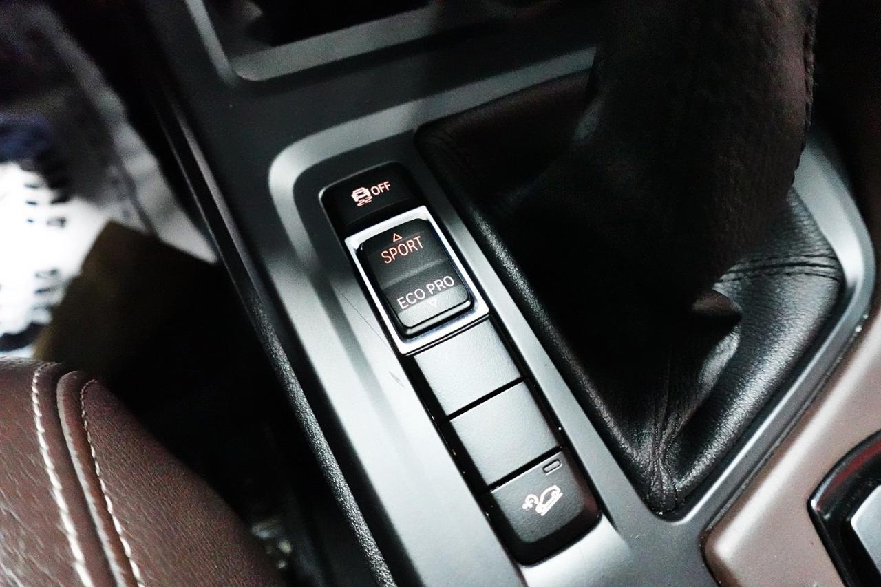 2017 BMW X1 xDrive28i - NO ACCIDENT, BMW MAINTAINED,PANO ROOF - Photo #25