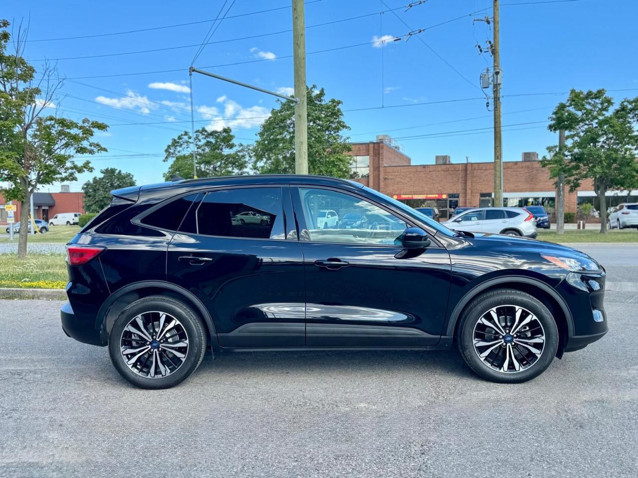 2021 Ford Escape SE Hybrid Photo3