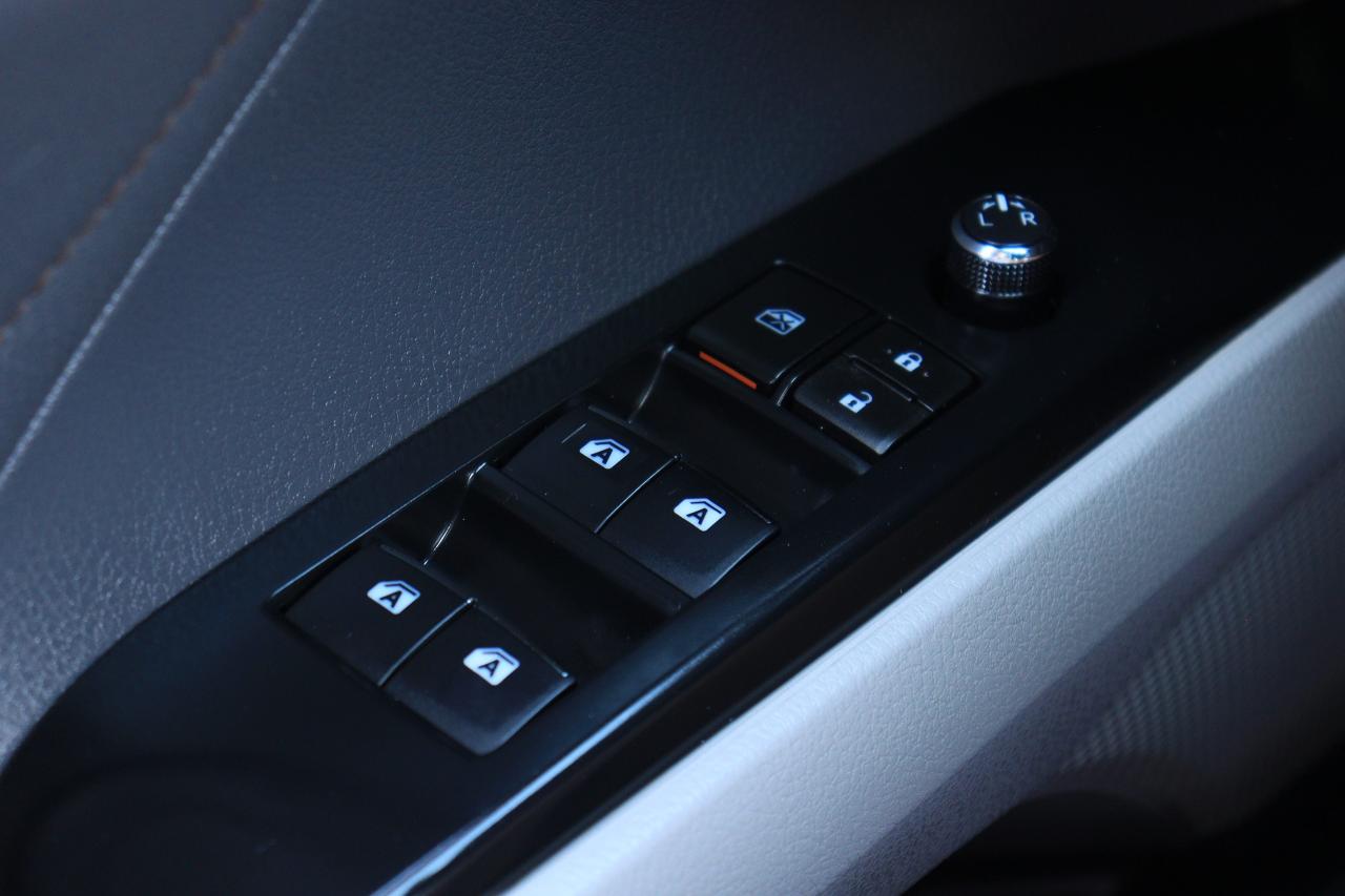 2018 Toyota Camry XLE | Leather | Pano Roof | Cam | CarPlay | BSM++ Photo58