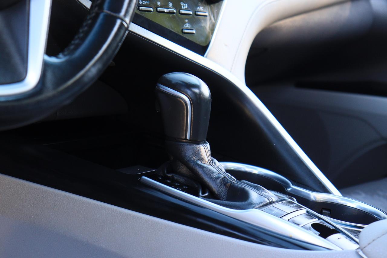 2018 Toyota Camry XLE | Leather | Pano Roof | Cam | CarPlay | BSM++ Photo57