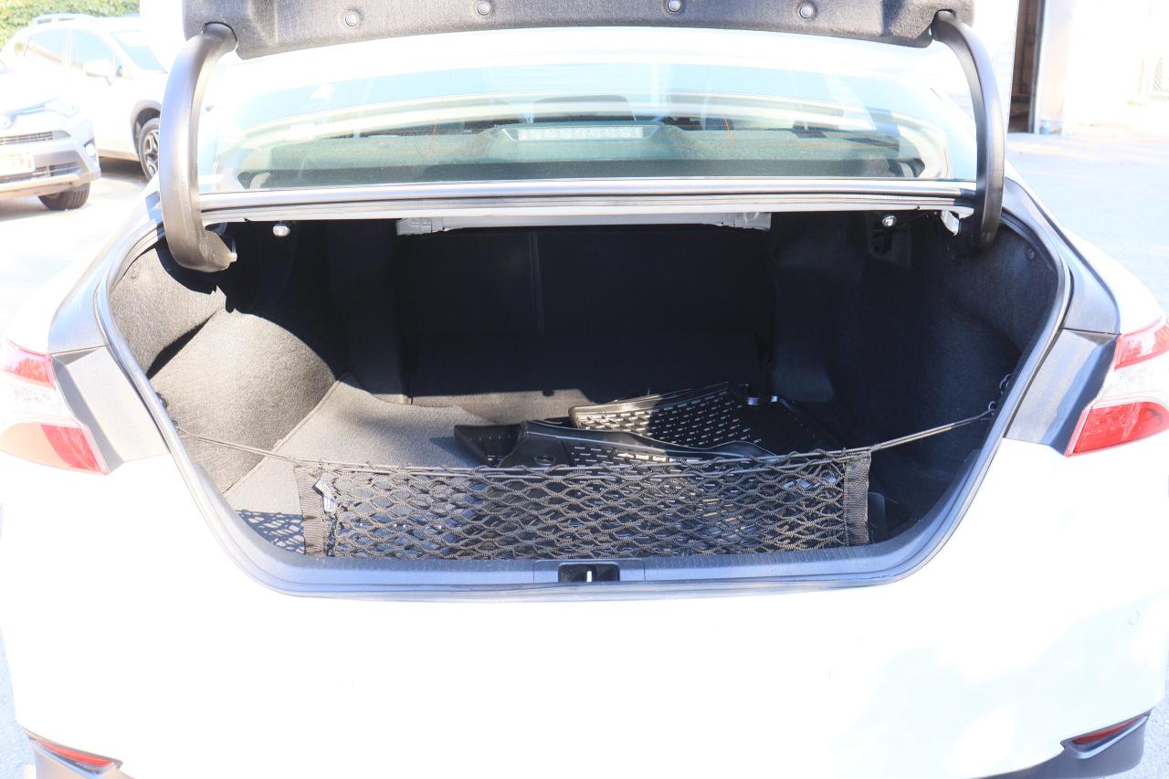 2018 Toyota Camry XLE | Leather | Pano Roof | Cam | CarPlay | BSM++ Photo70