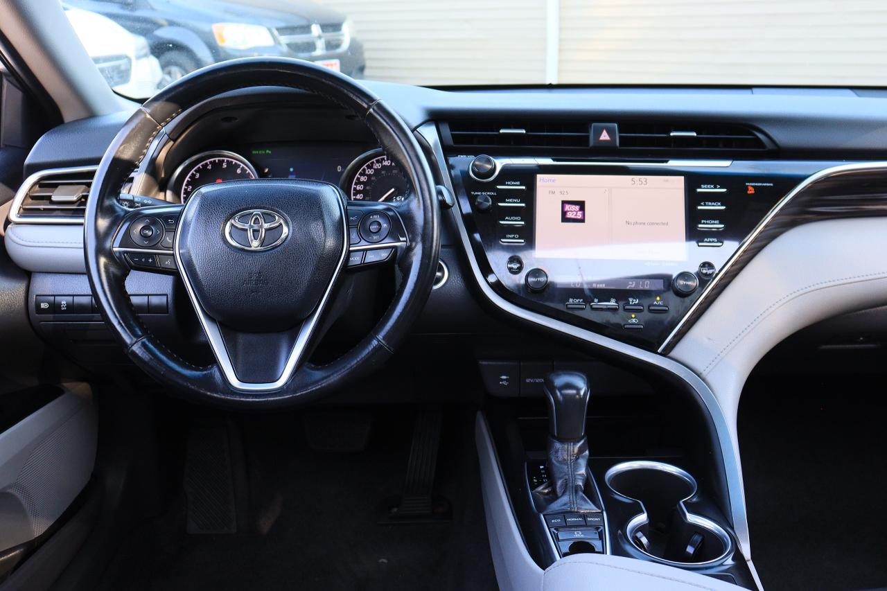 2018 Toyota Camry XLE | Leather | Pano Roof | Cam | CarPlay | BSM++ Photo75