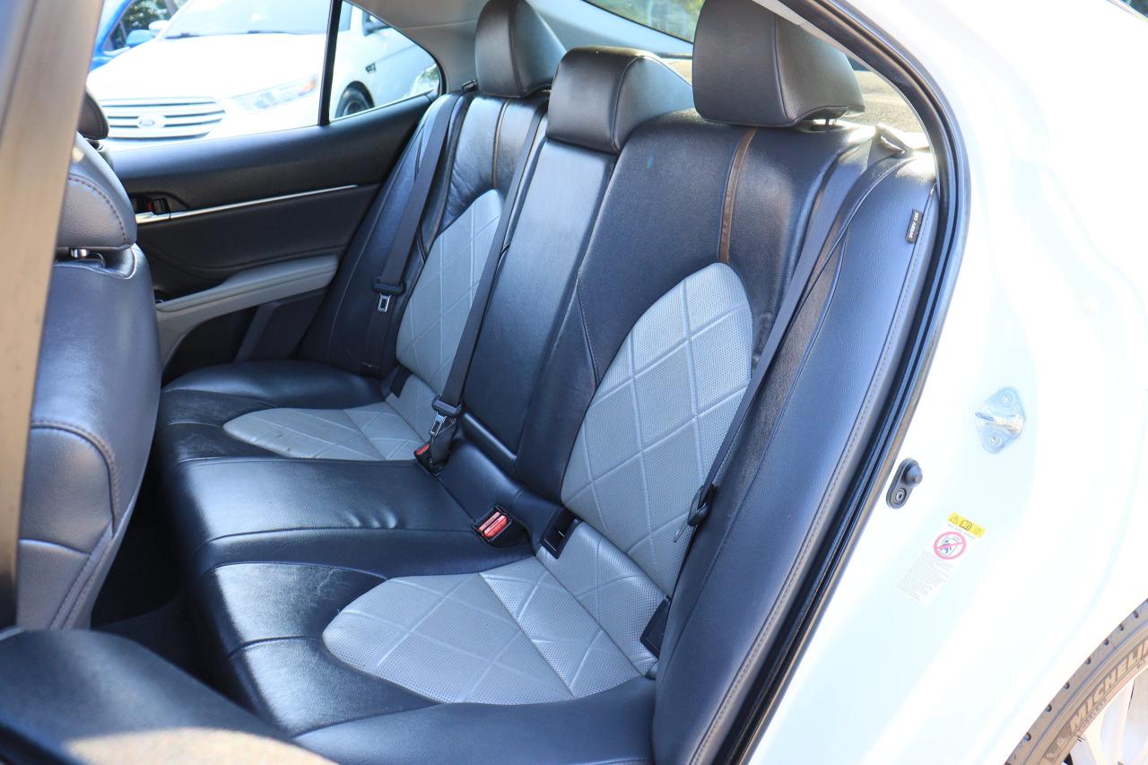 2018 Toyota Camry XLE | Leather | Pano Roof | Cam | CarPlay | BSM++ Photo69