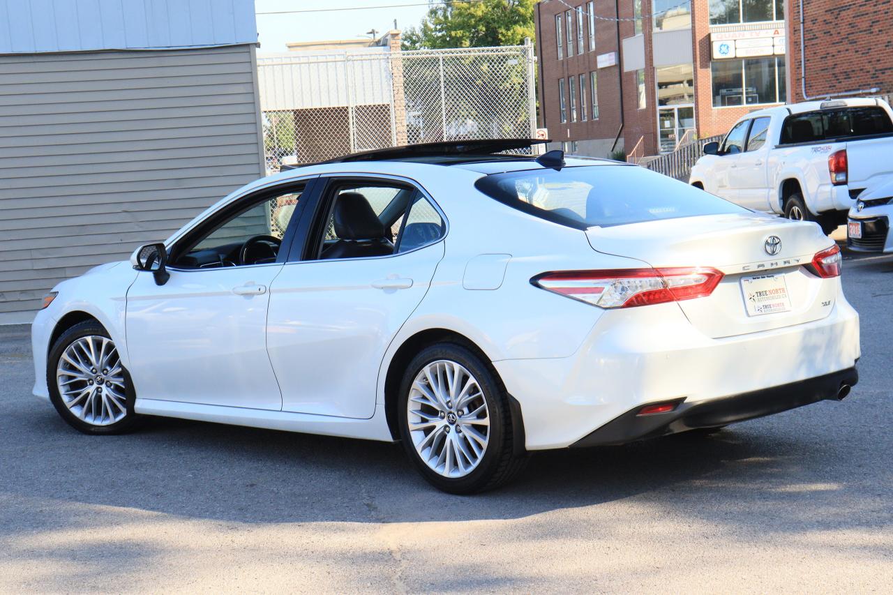 2018 Toyota Camry XLE | Leather | Pano Roof | Cam | CarPlay | BSM++ Photo7