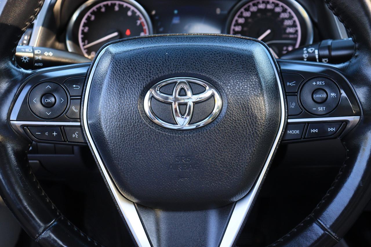 2018 Toyota Camry XLE | Leather | Pano Roof | Cam | CarPlay | BSM++ Photo22