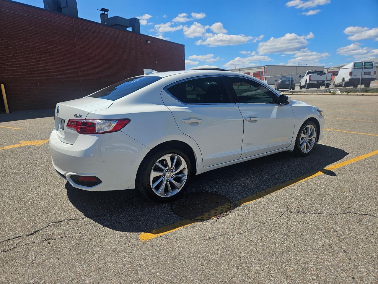 2018 Acura ILX PREMIUM Photo4