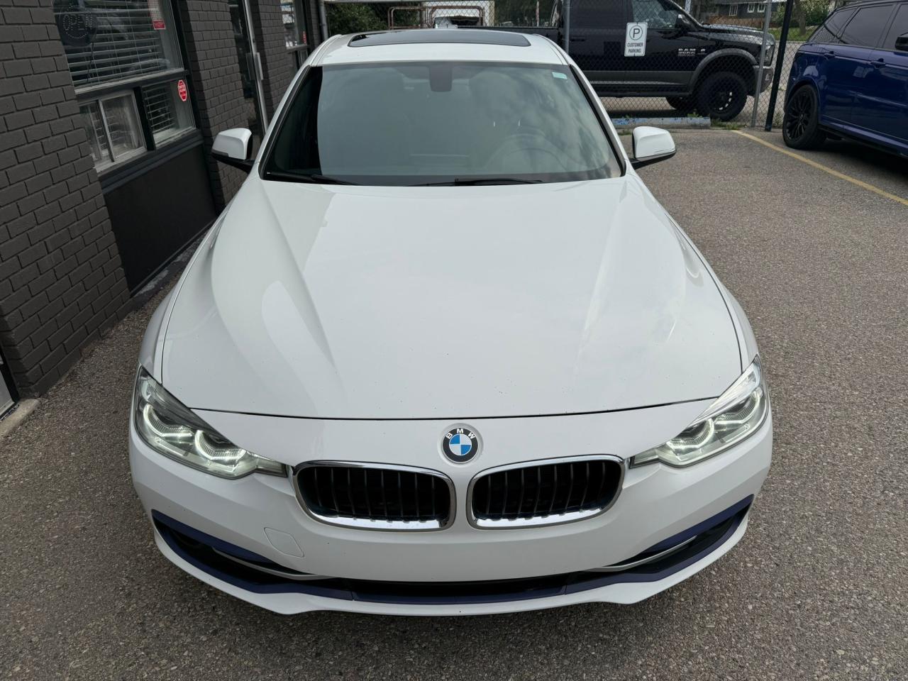 2018 BMW 3 Series 330i xDrive - Photo #6