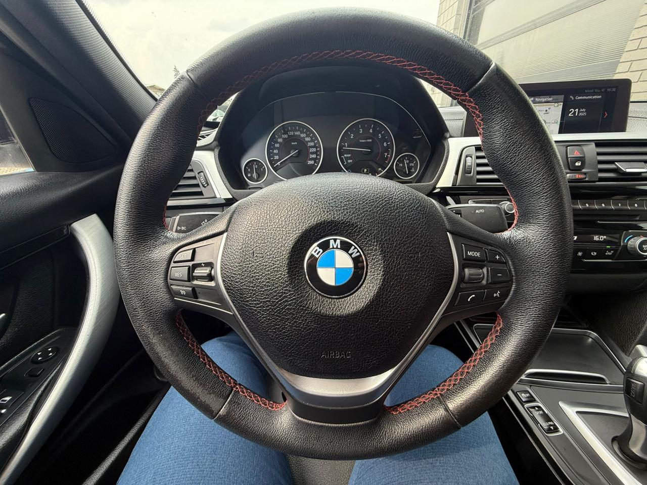 2018 BMW 3 Series 330i xDrive - Photo #18