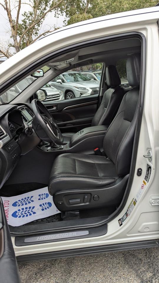 2016 Toyota Highlander LIMITED  - Photo #10