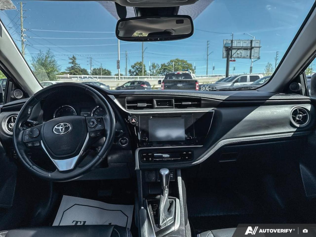 2019 Toyota Corolla XSE / NO ACCIDENTS / NAV / ROOF / LEATHER / AUTO - Photo #12