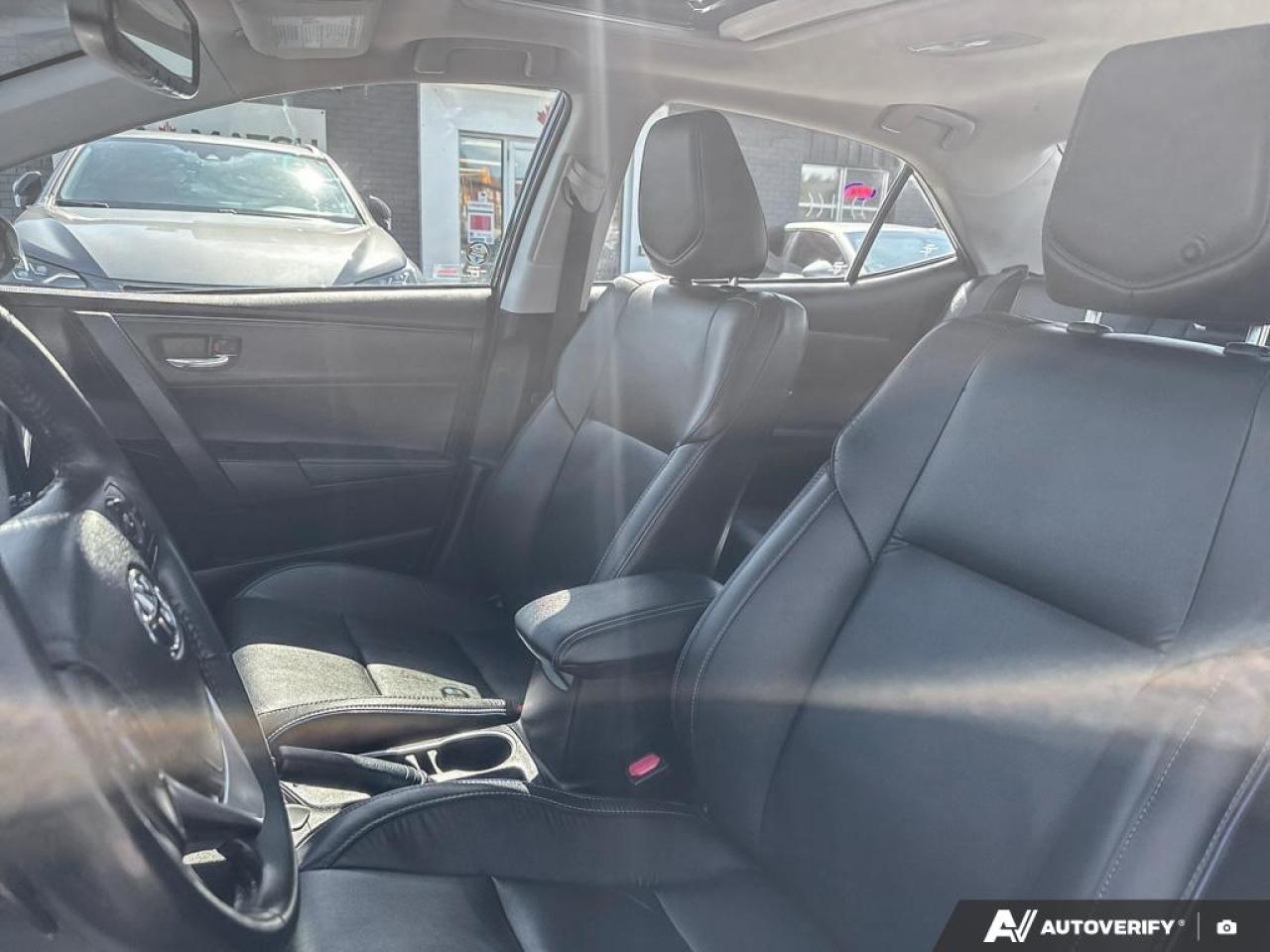 2019 Toyota Corolla XSE / NO ACCIDENTS / NAV / ROOF / LEATHER / AUTO - Photo #10