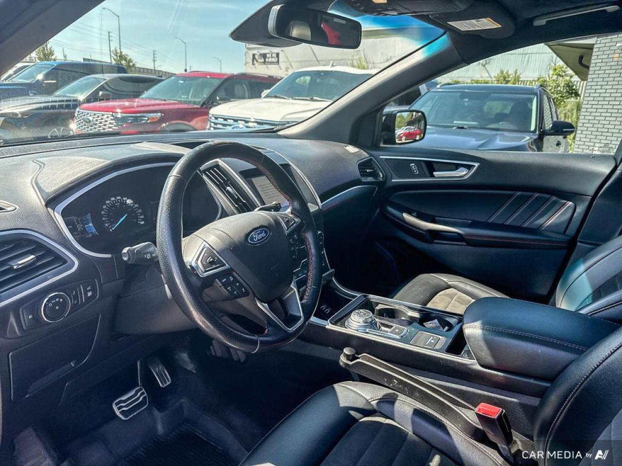 2020 Ford Edge ST LINE/ NO ACCIDENTS / NAV / ROOF / LEATHER / AWD - Photo #9