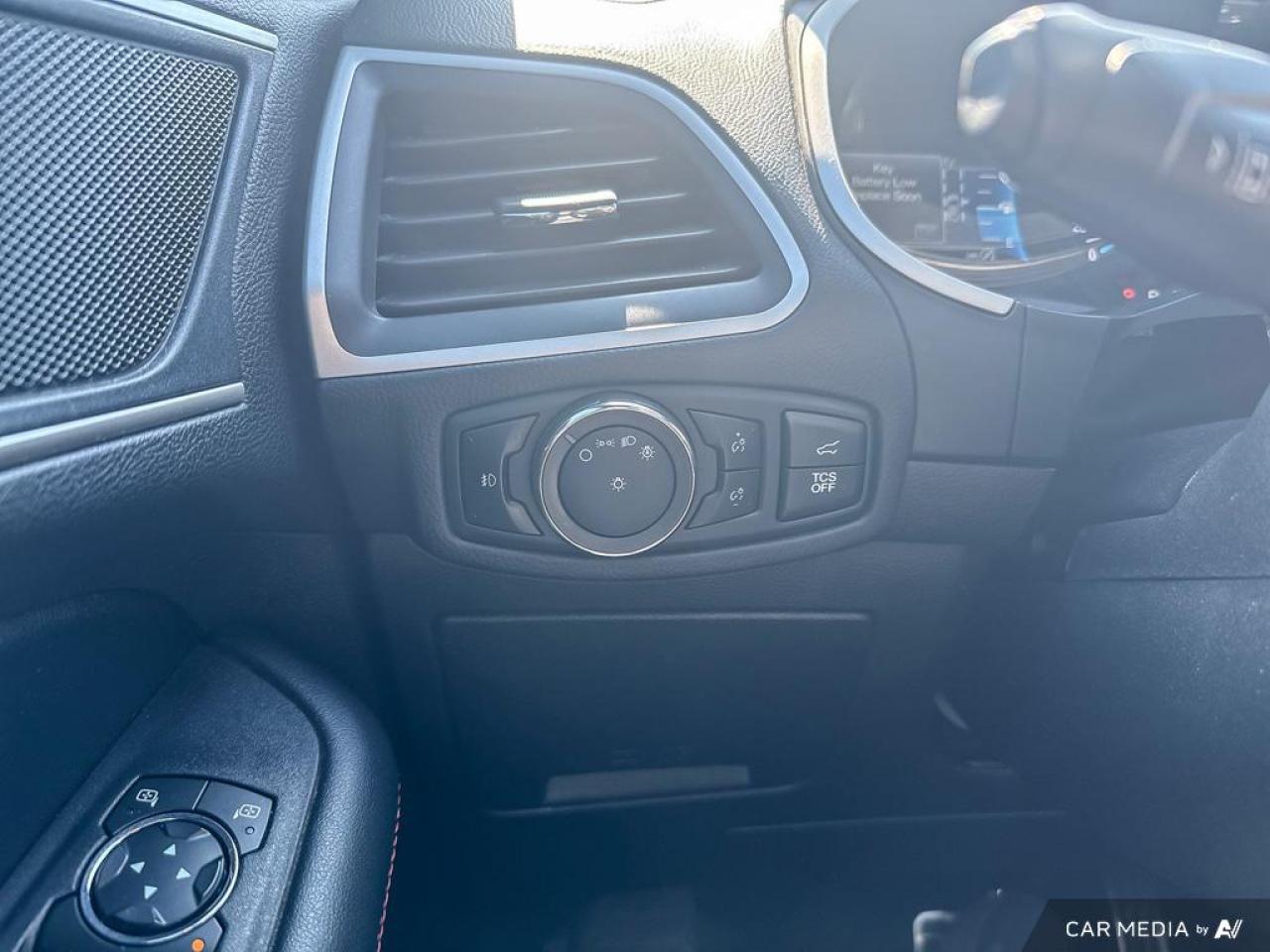 2020 Ford Edge ST LINE/ NO ACCIDENTS / NAV / ROOF / LEATHER / AWD - Photo #14