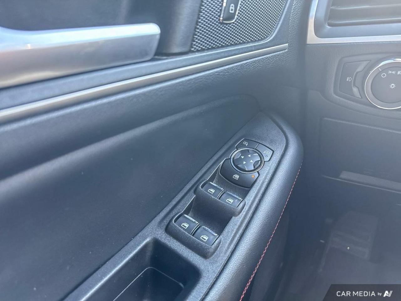 2020 Ford Edge ST LINE/ NO ACCIDENTS / NAV / ROOF / LEATHER / AWD - Photo #13