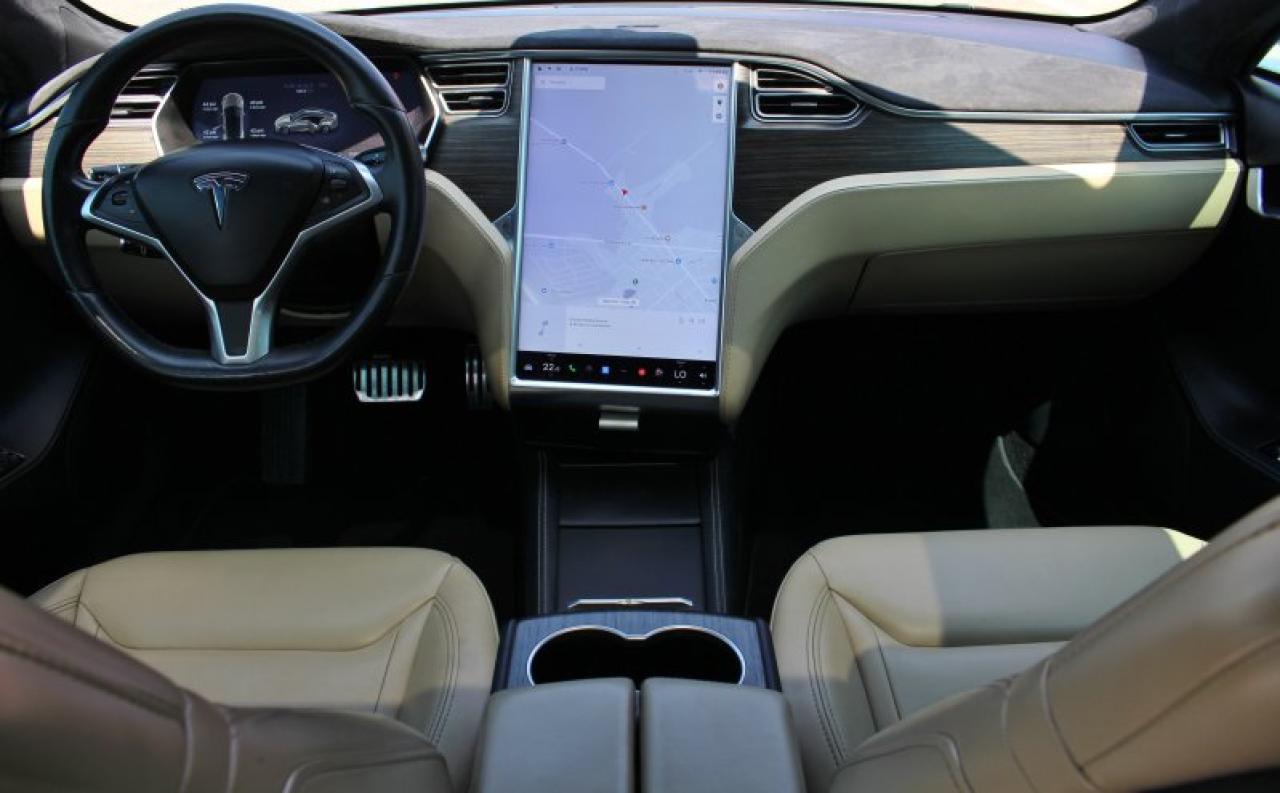 2015 Tesla Model S S 90D*AWD*Electric*Heated Leather*Moon Roof*BT - Photo #12